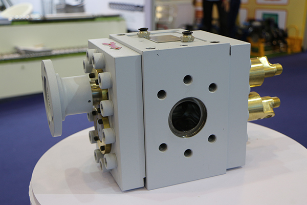melt gear pump for rubber extrusion