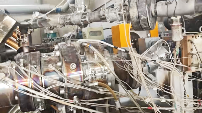 melt pump in extruder
