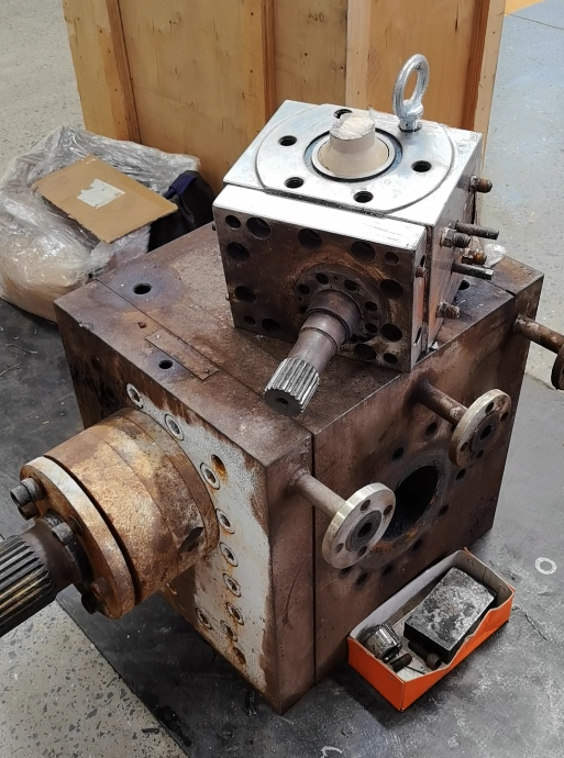 polymer melt gear pump