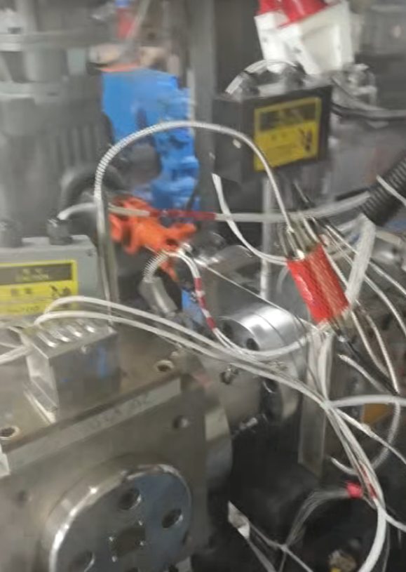 melt pump for extruder