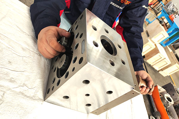 extrusion melt pump