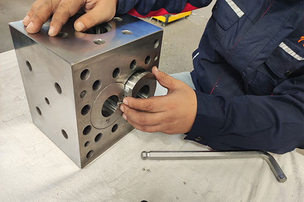 melt gear pump