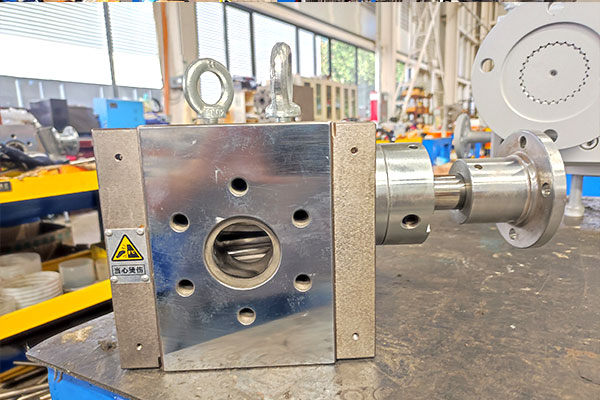 polymer melt pump