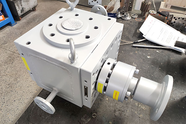melt pump in extruder