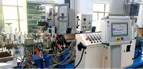 pipe extrusion screen changer
