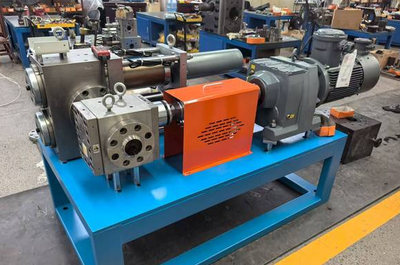 melt pump in extruder
