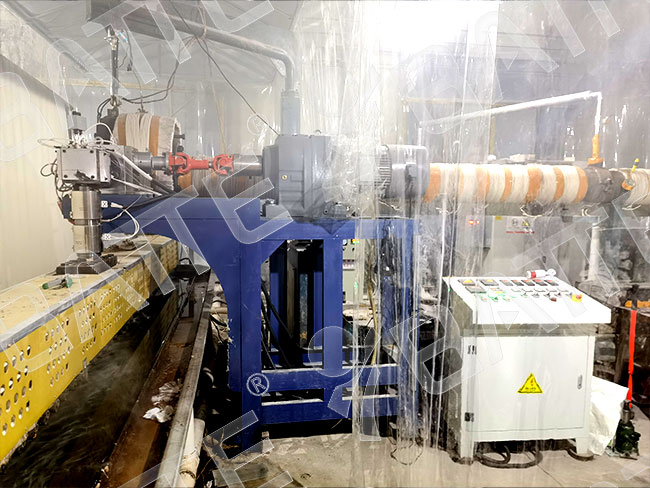 polymer melt pump in extruder