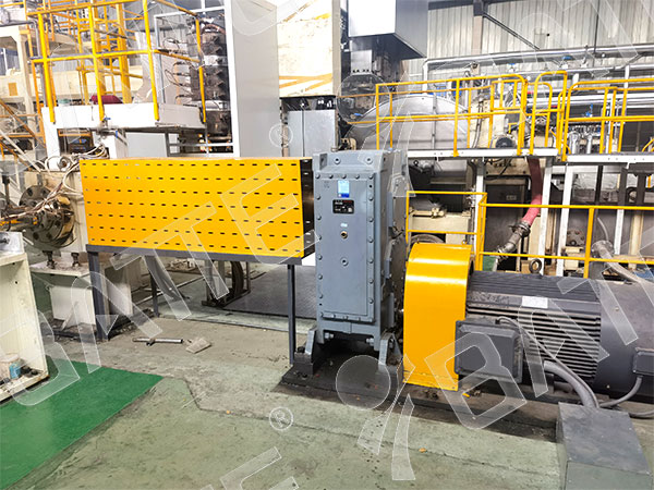 melt pump in plastic film extruder