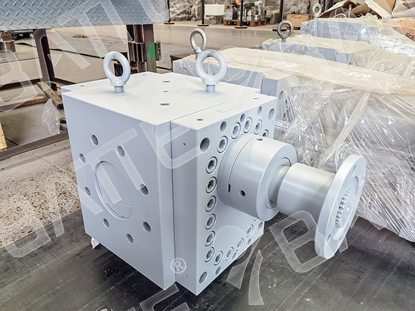 thermoplastic extrusion pump