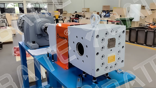 Polymer melt pump