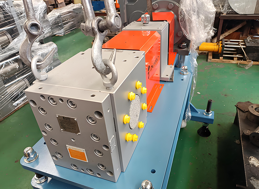 melt pump in rubber extruder