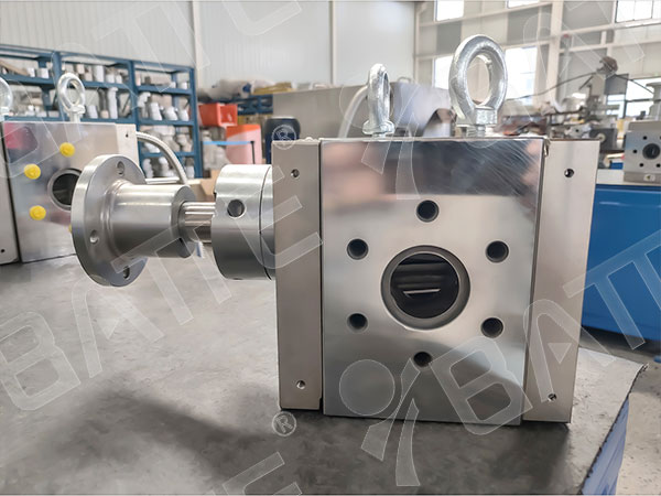 melt pump in extruder