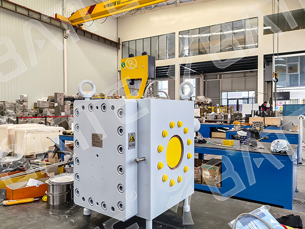 melt adhesive delivery pump