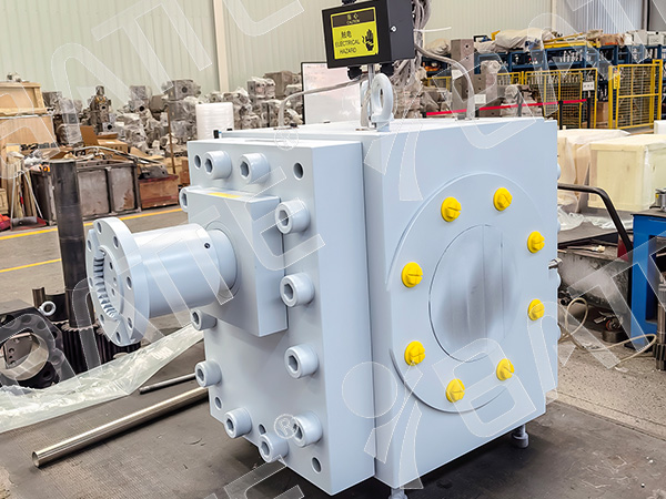 melt pump in extruder