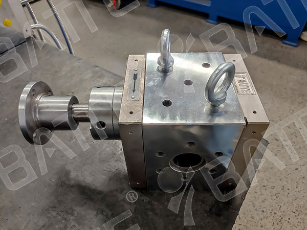 Polymer melt pump