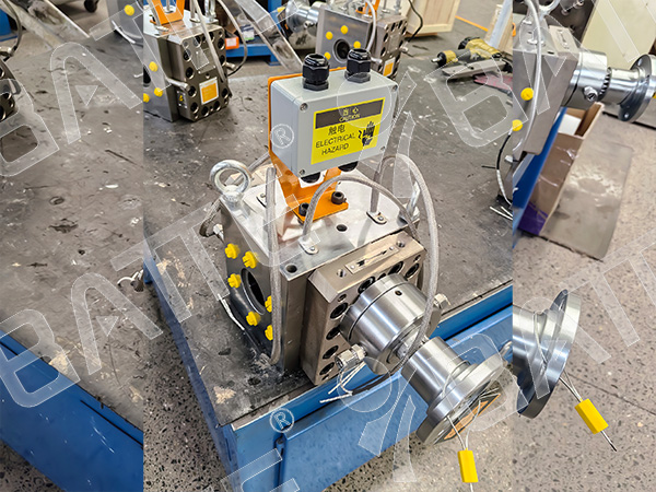 Polymer melt pump